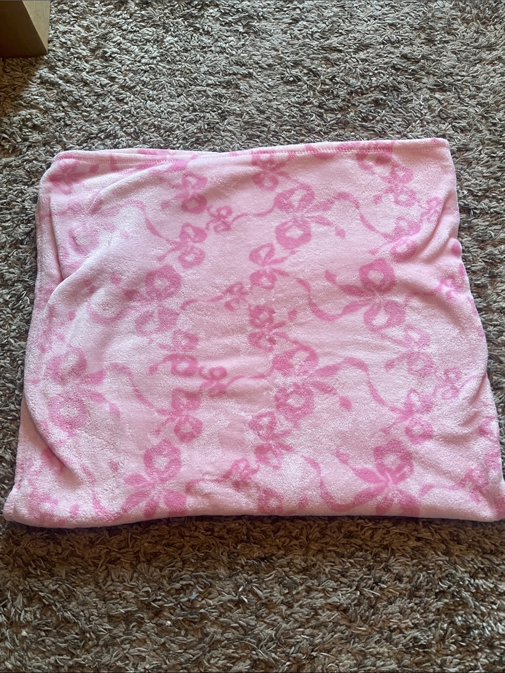 PINK BOW THROW BLANKET!!